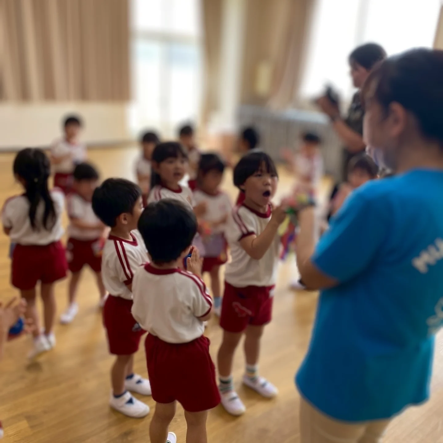 1日の流れやさまざまな行事をご案内